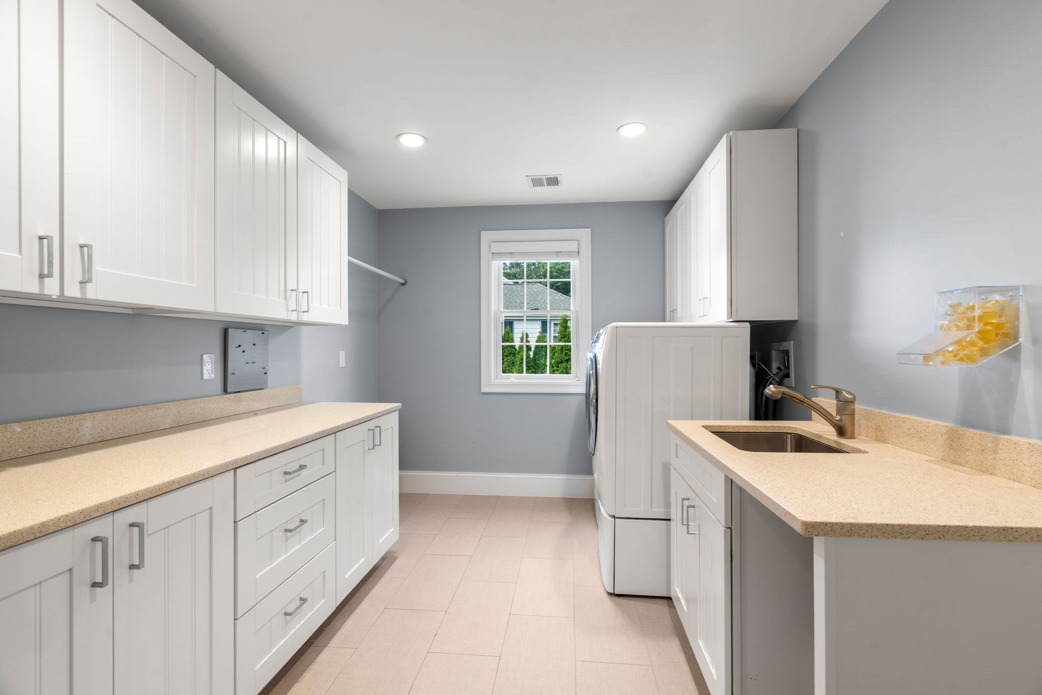 25 Arch St Property Photo 19