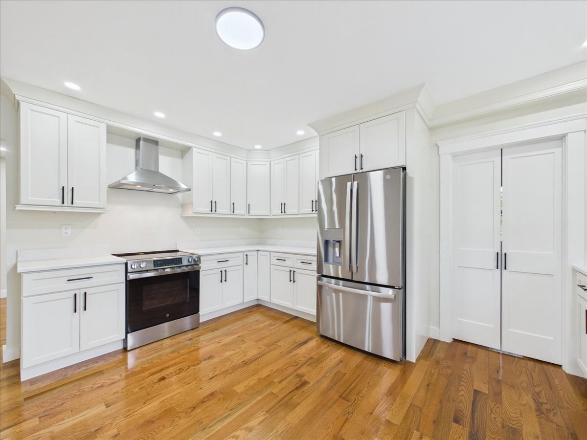1544 Bridge St. Property Photo 14