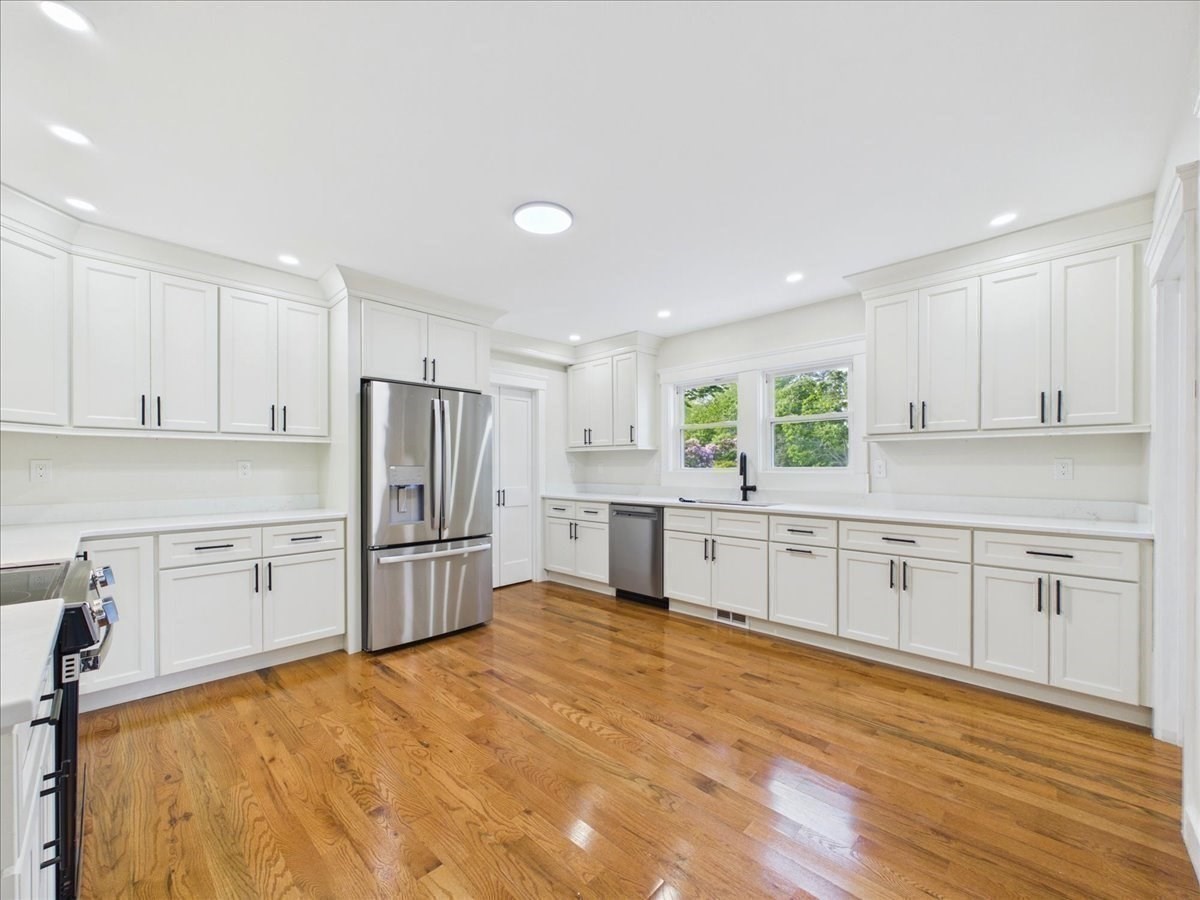 1544 Bridge St. Property Photo 16
