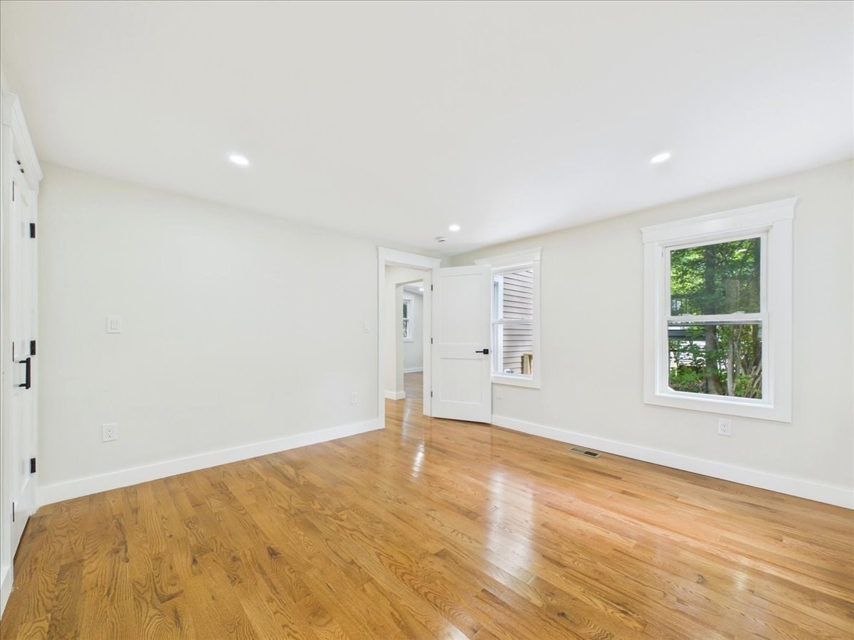 1544 Bridge St. Property Photo 21