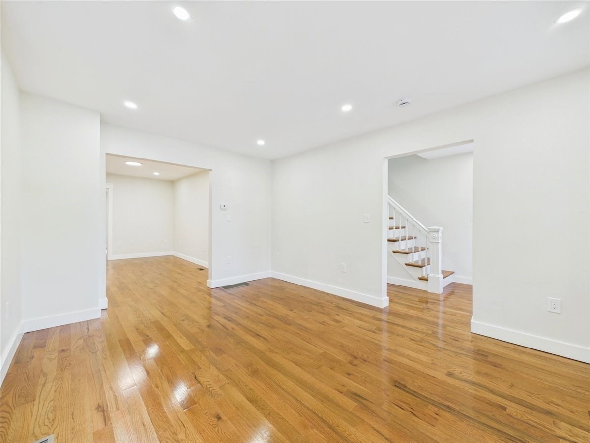1544 Bridge St. Property Photo 25