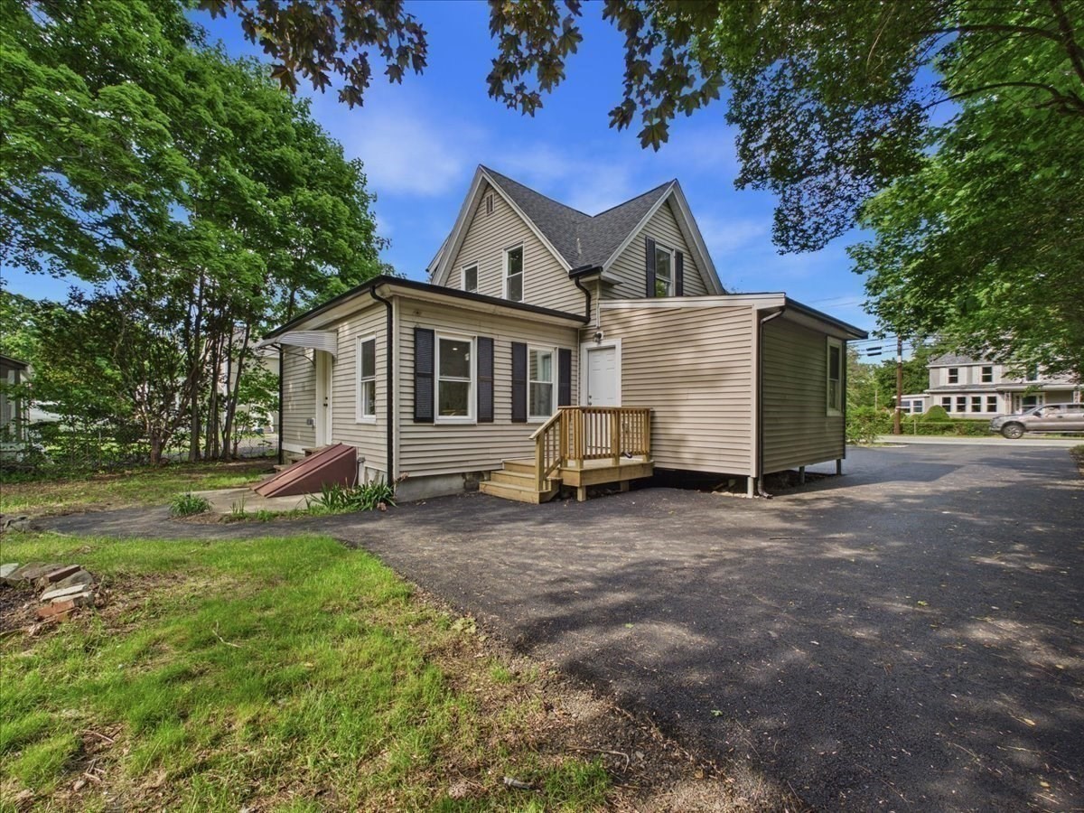 1544 Bridge St. Property Photo 31