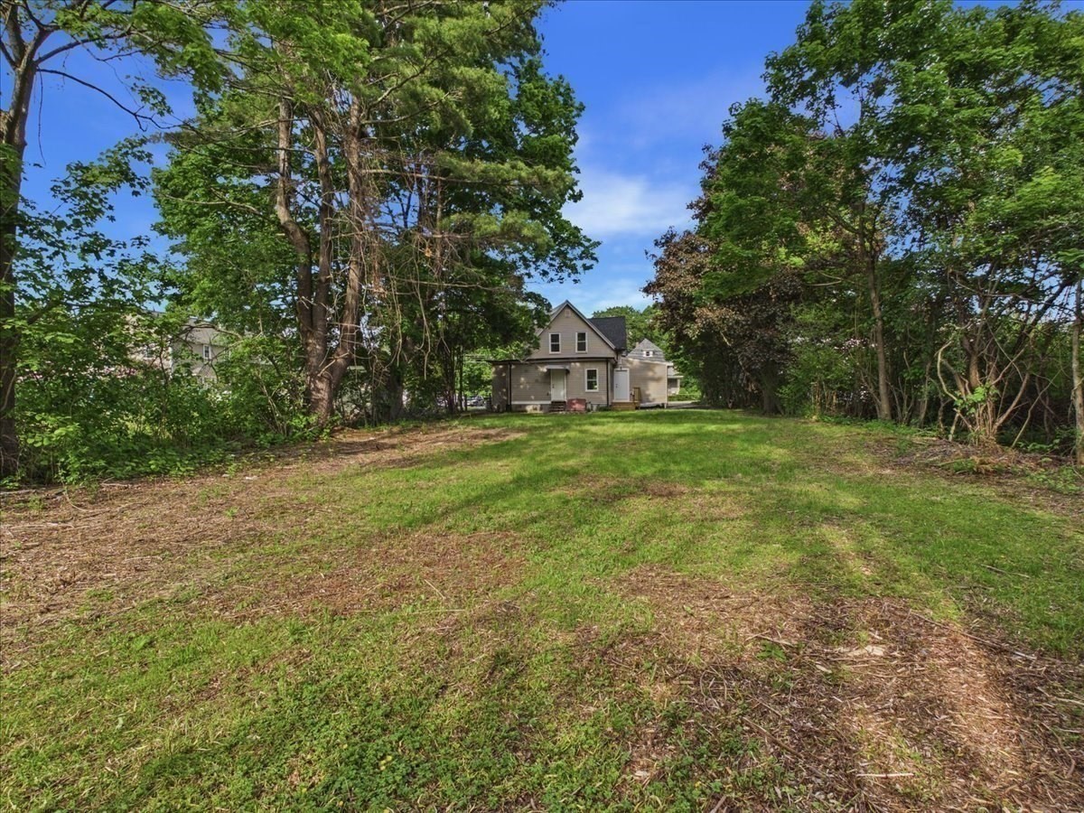1544 Bridge St. Property Photo 33