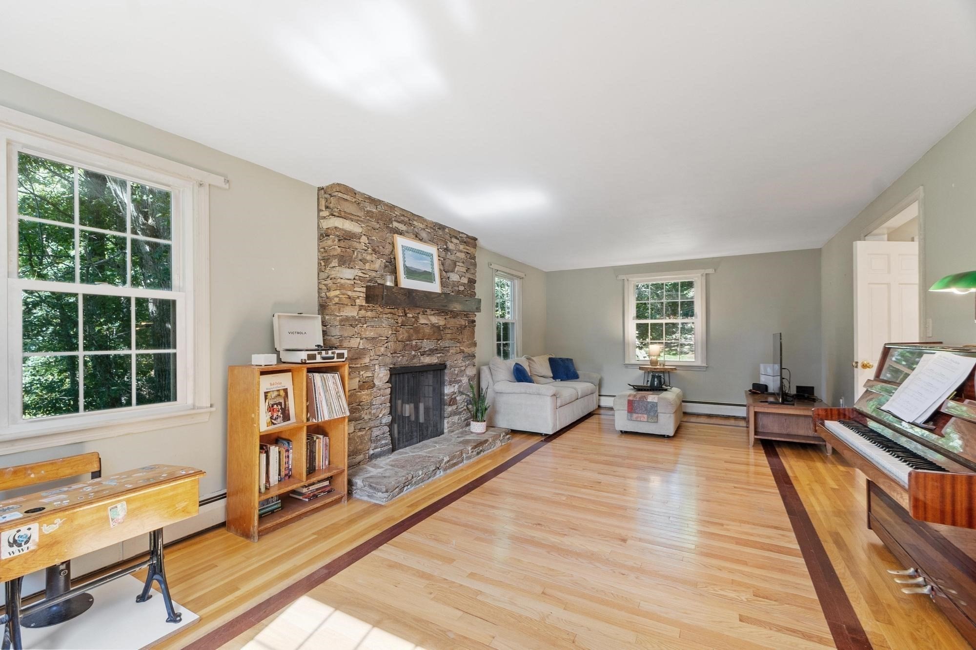 2 Nipmuc Rd Property Photo 19