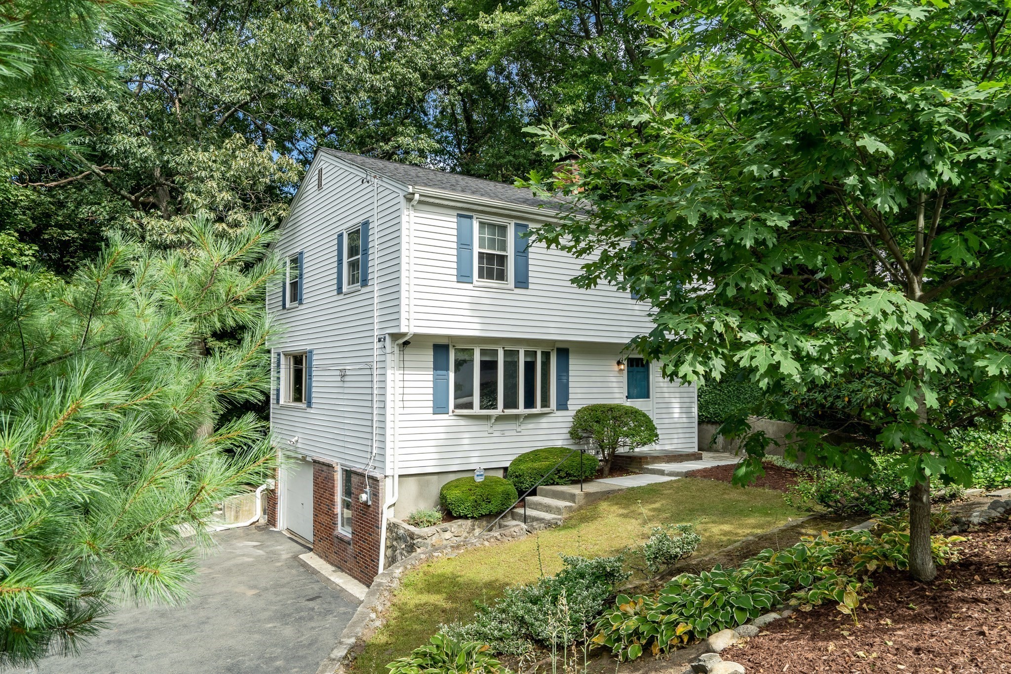 6 Longhill Road Property Photo 1