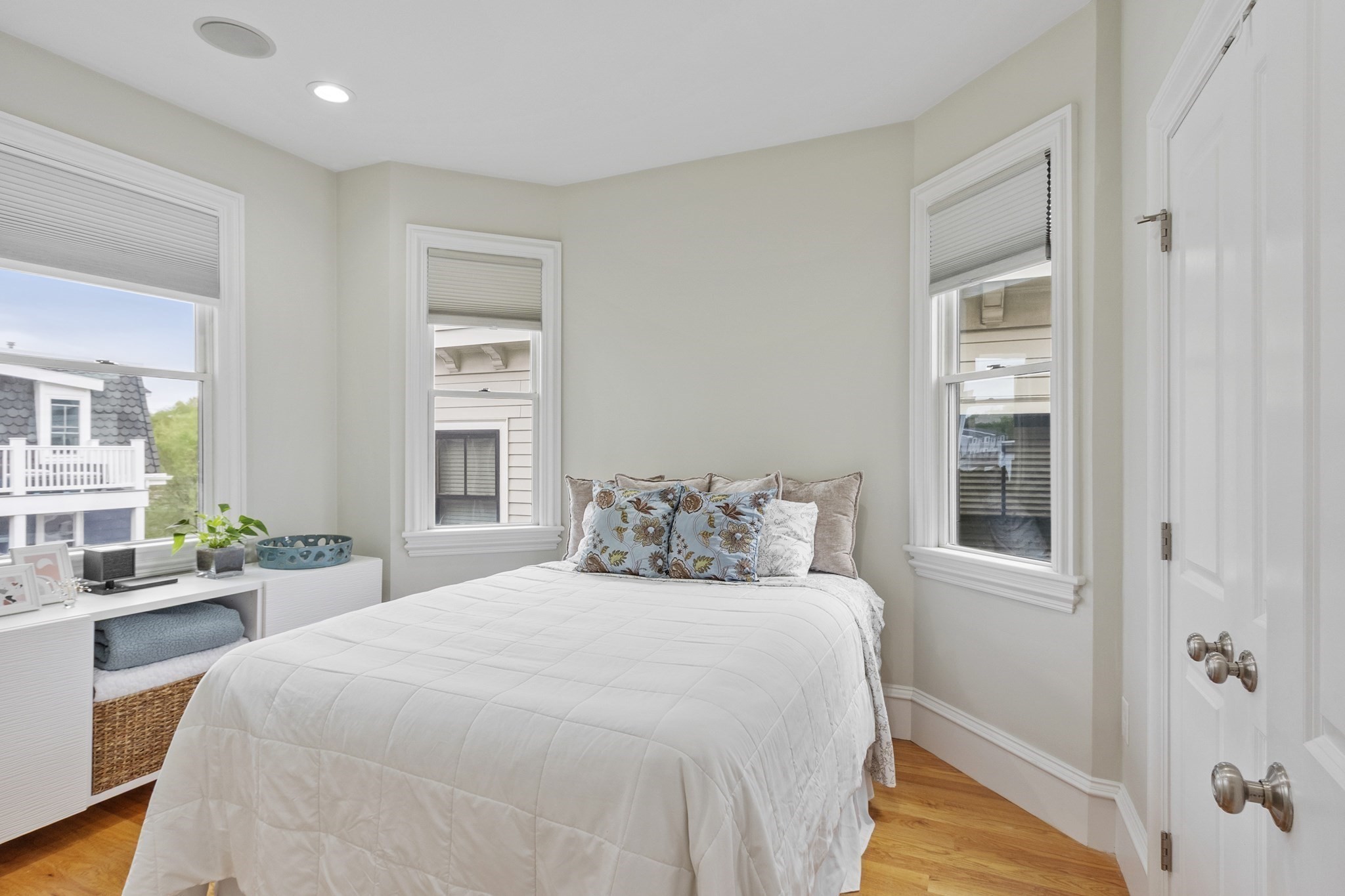 15 Howell St # 3 Property Photo 19