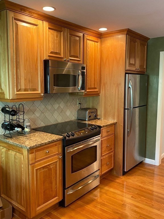 128 Pleasant St # 201 Property Photo 2