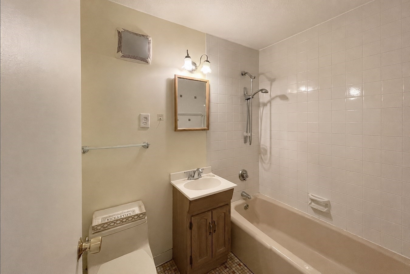 172 River St # A5 Property Photo 4