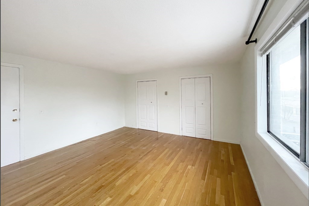 172 River St # A5 Property Photo 5