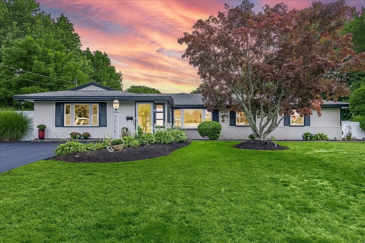 9 Algonquin Road Property Photo 1