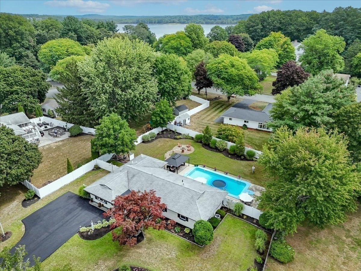 9 Algonquin Road Property Photo 1