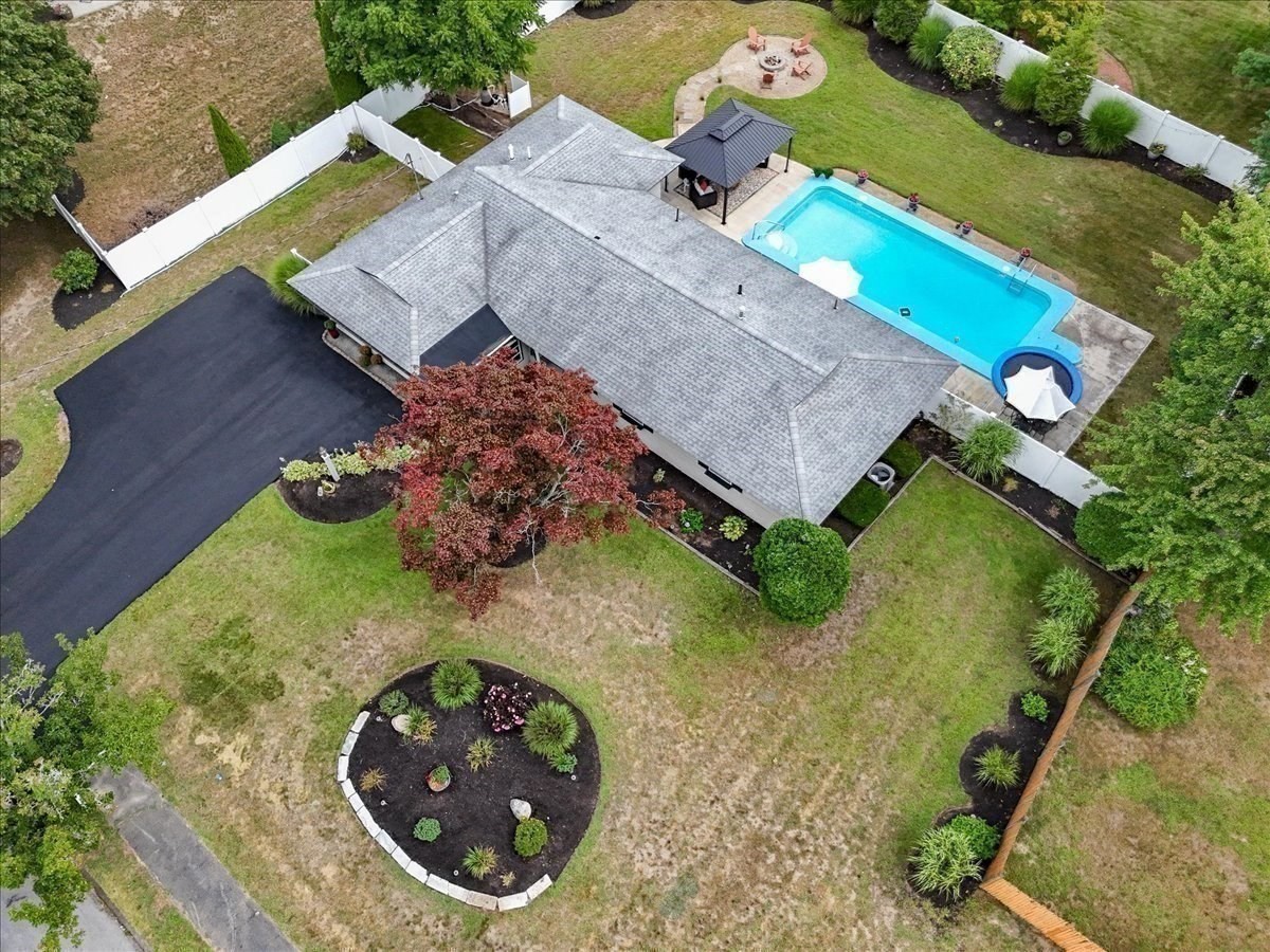 9 Algonquin Road Property Photo 2
