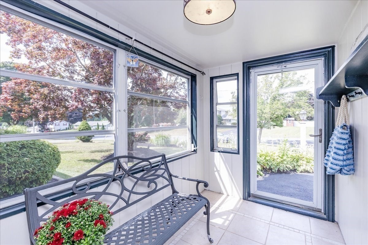 9 Algonquin Road Property Photo 5