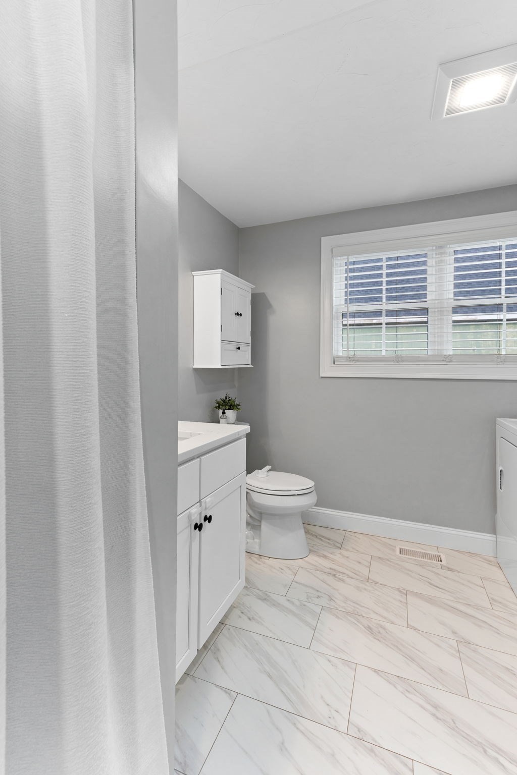 52 Lincoln Street Property Photo 17