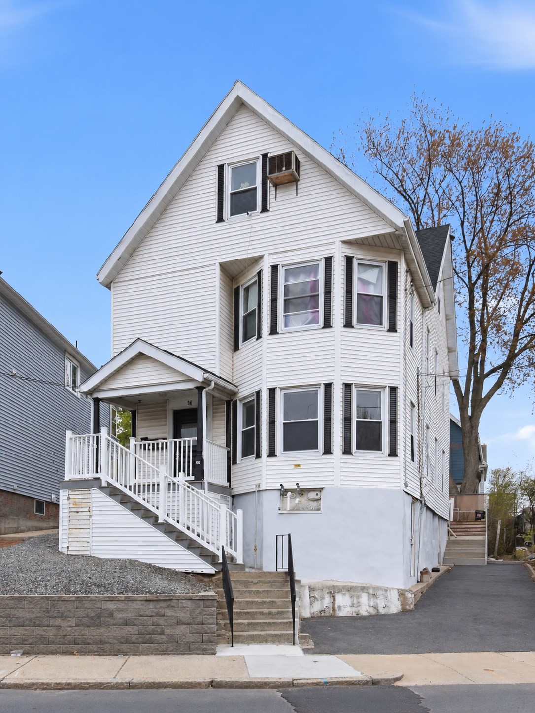 60 Madison Street Property Photo 1