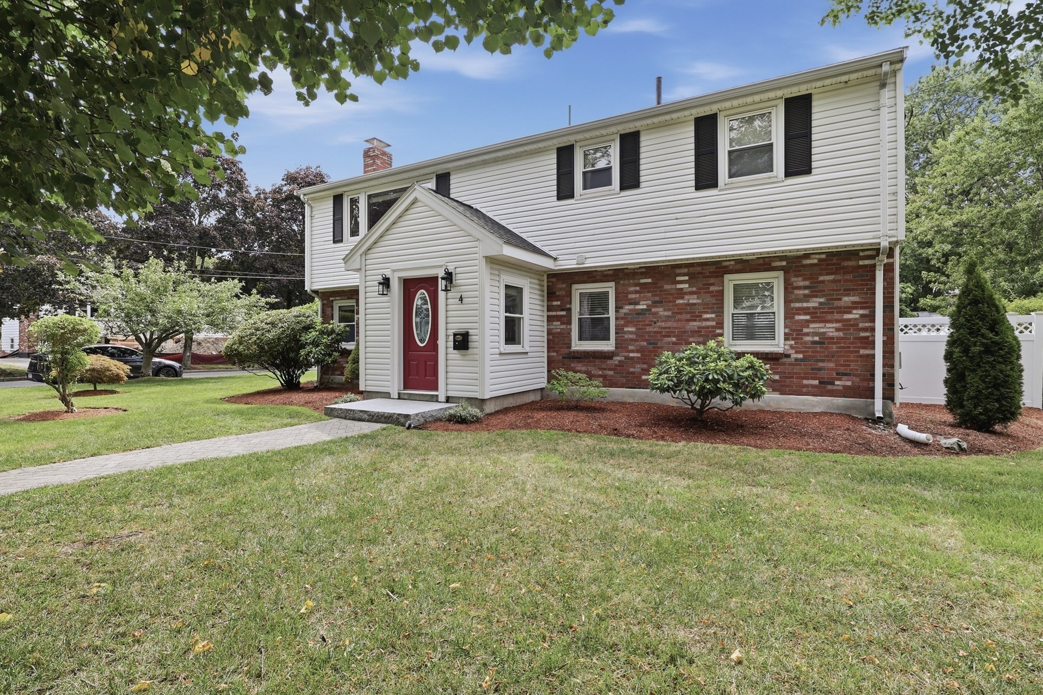 4 Groveland Road Property Photo 2