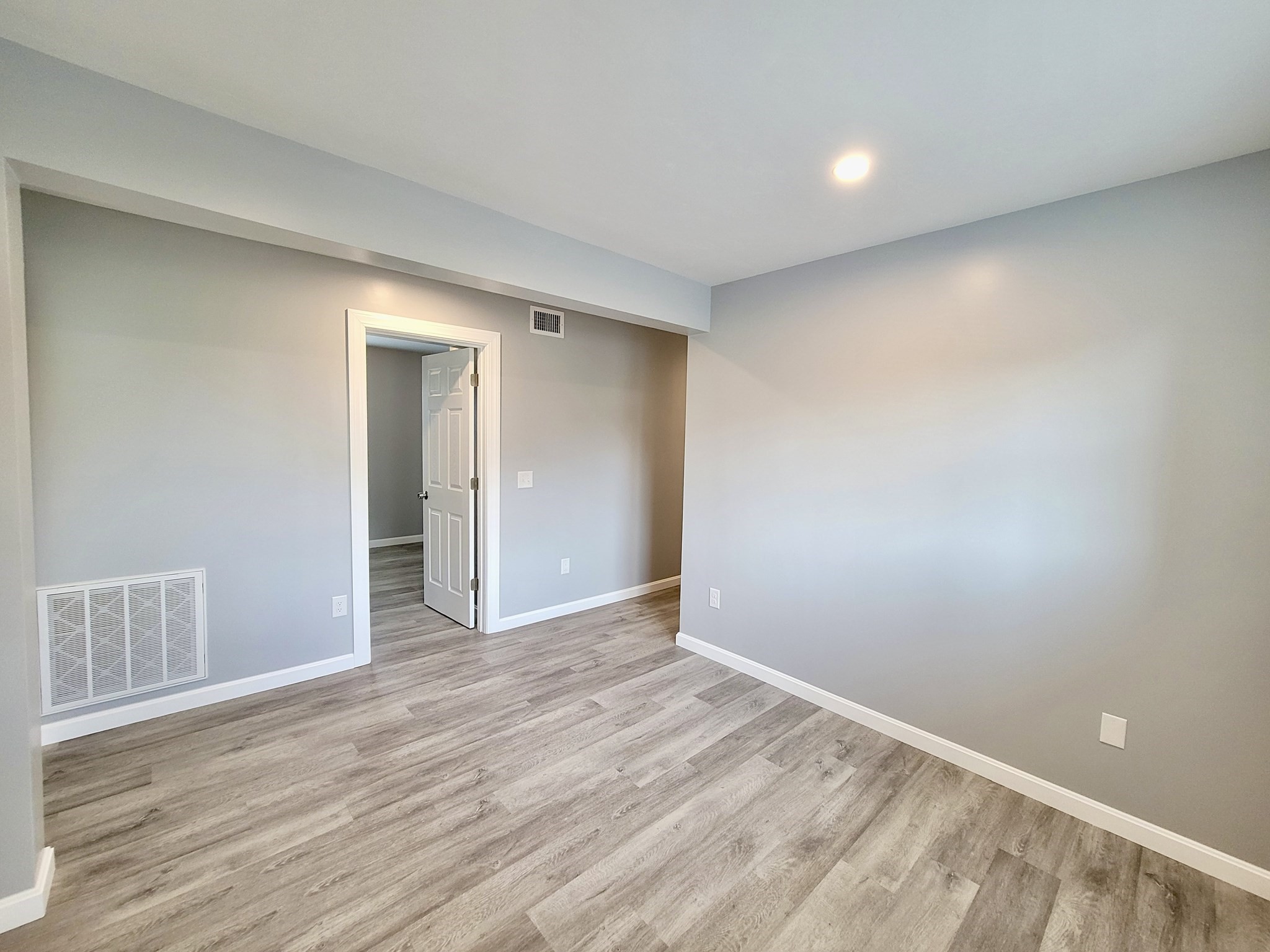 527 Charles St # 2 Property Photo 5