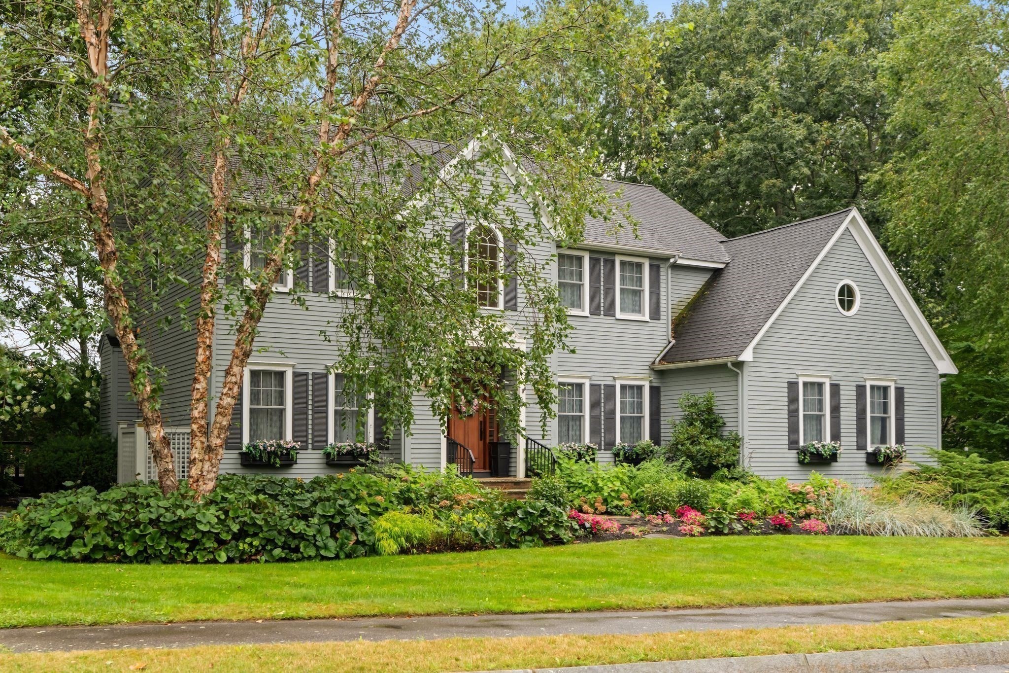 10 Holly Lane
