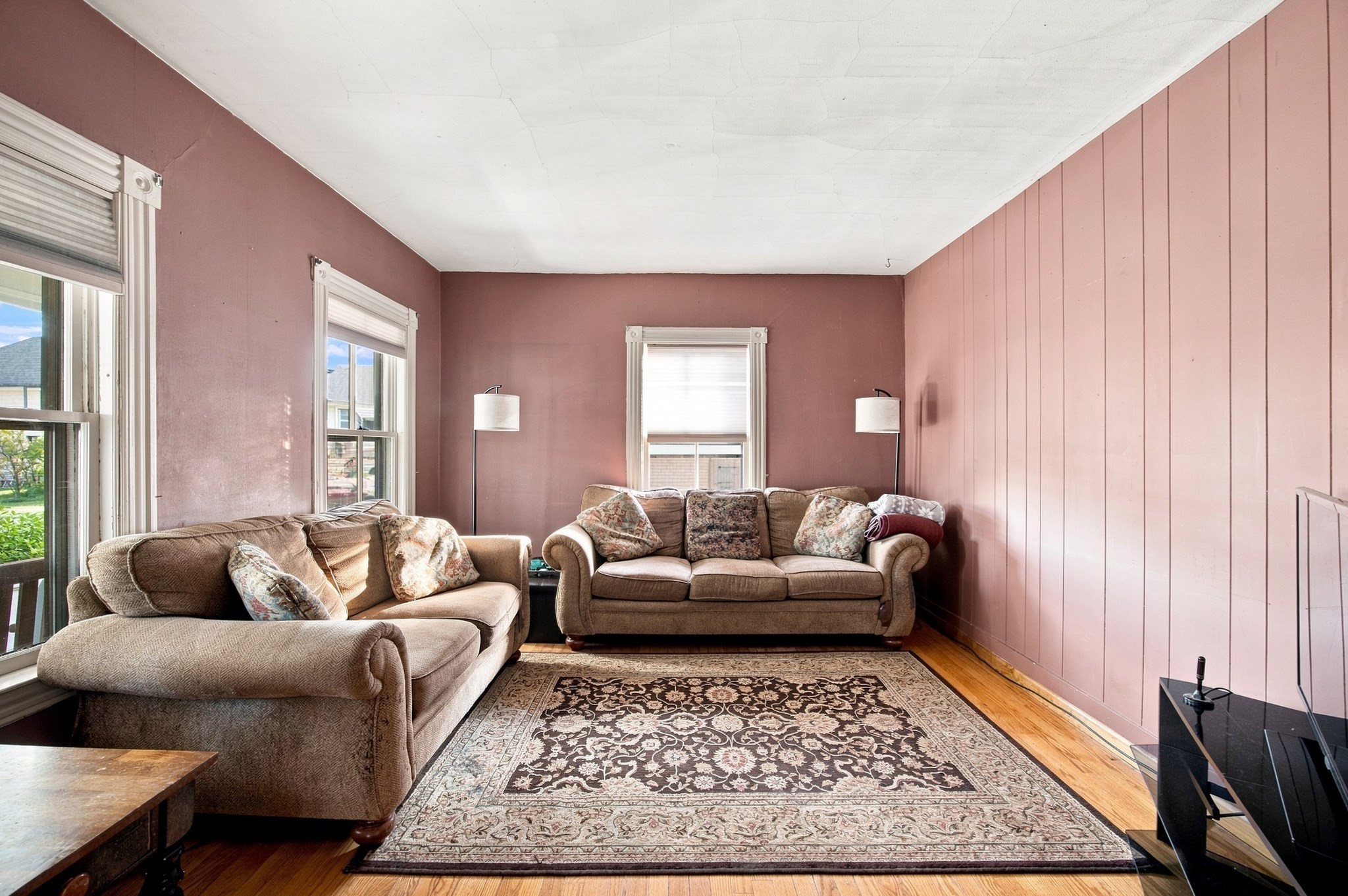 16 Otis St Property Photo 4