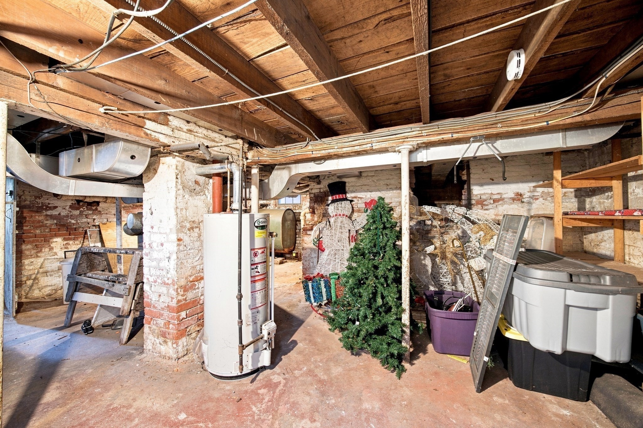 16 Otis St Property Photo 16