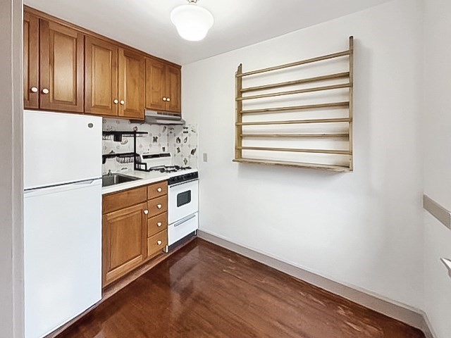 50 W Cedar St # 5 Property Photo 9