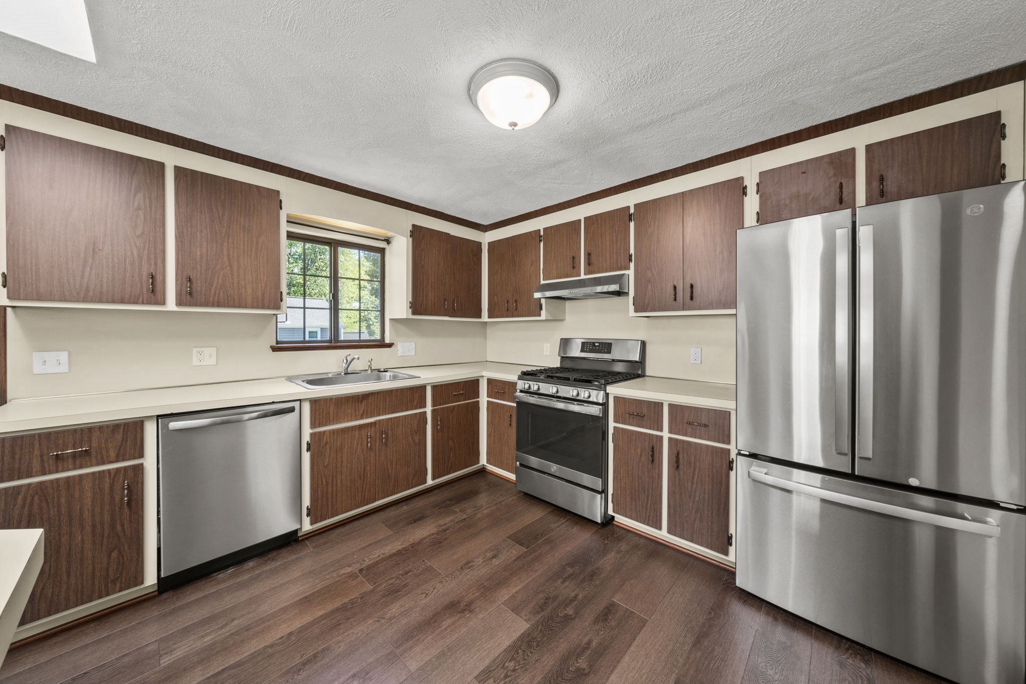 95 Standish Rd Property Photo 6