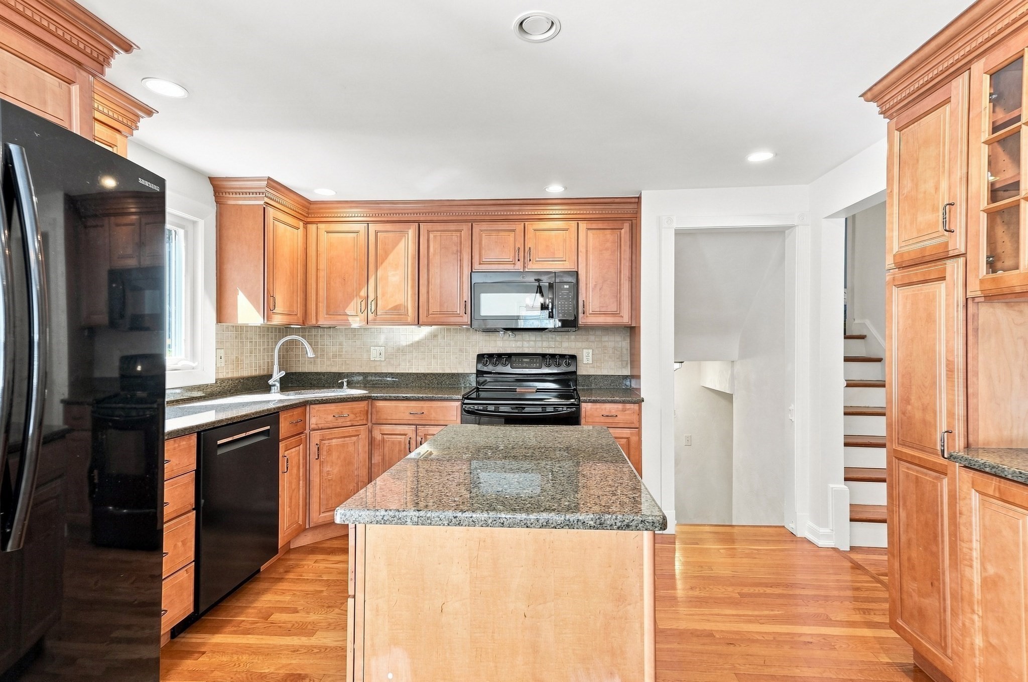346 Weston Street Property Photo 8