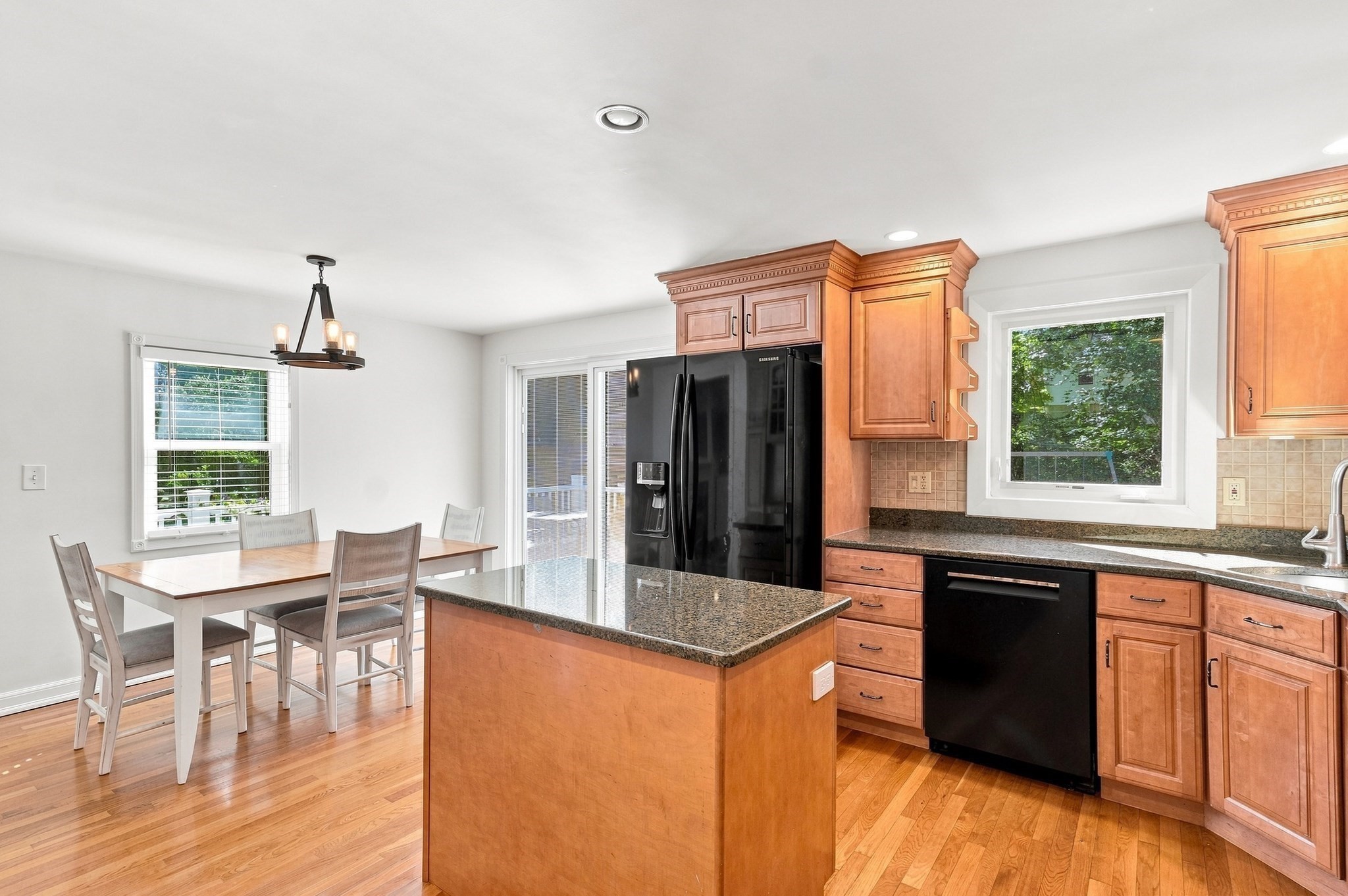 346 Weston Street Property Photo 9