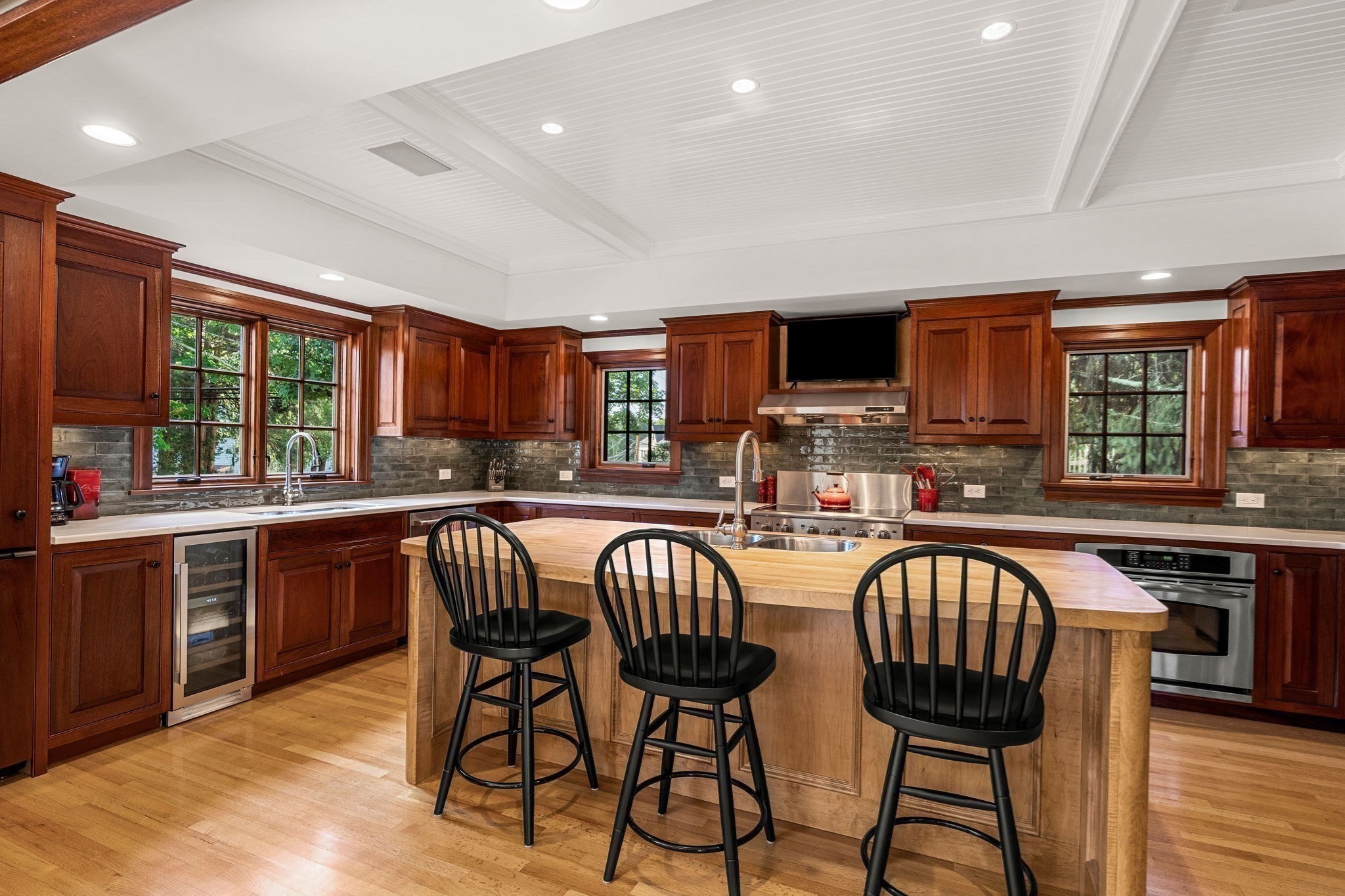 5 Willowdale Rd Property Photo 8