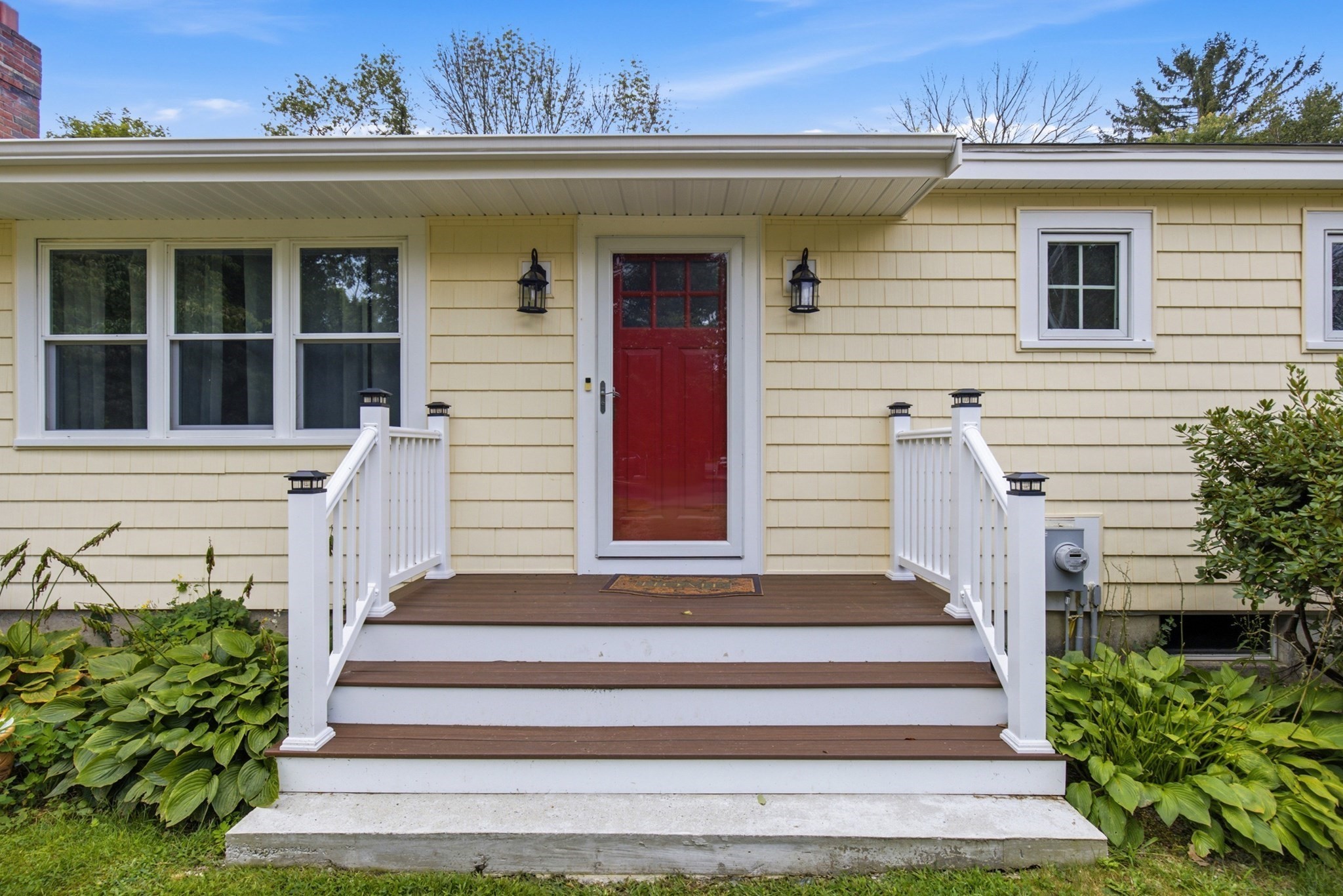 9 Felton Ln Property Photo 2