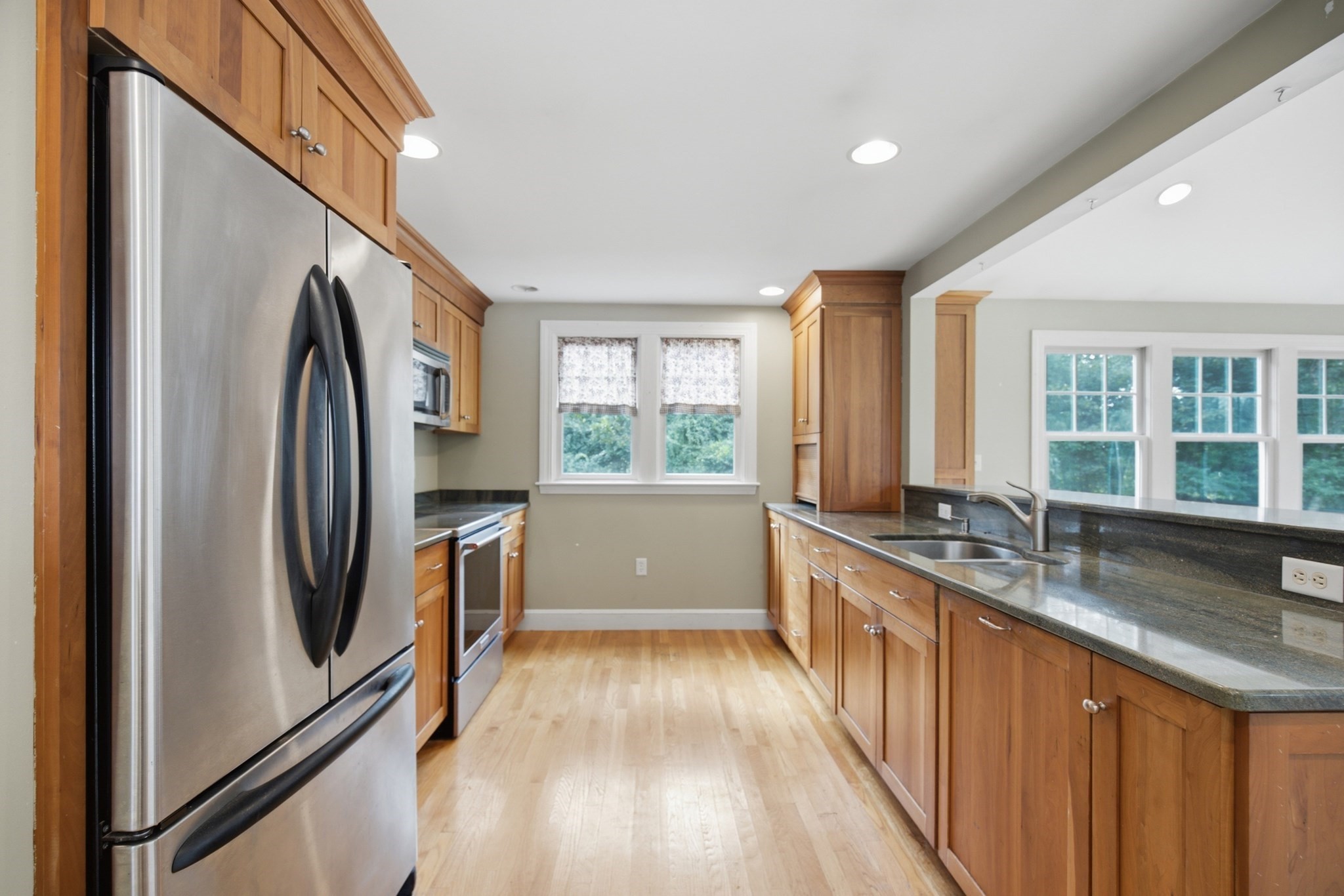 9 Felton Ln Property Photo 8