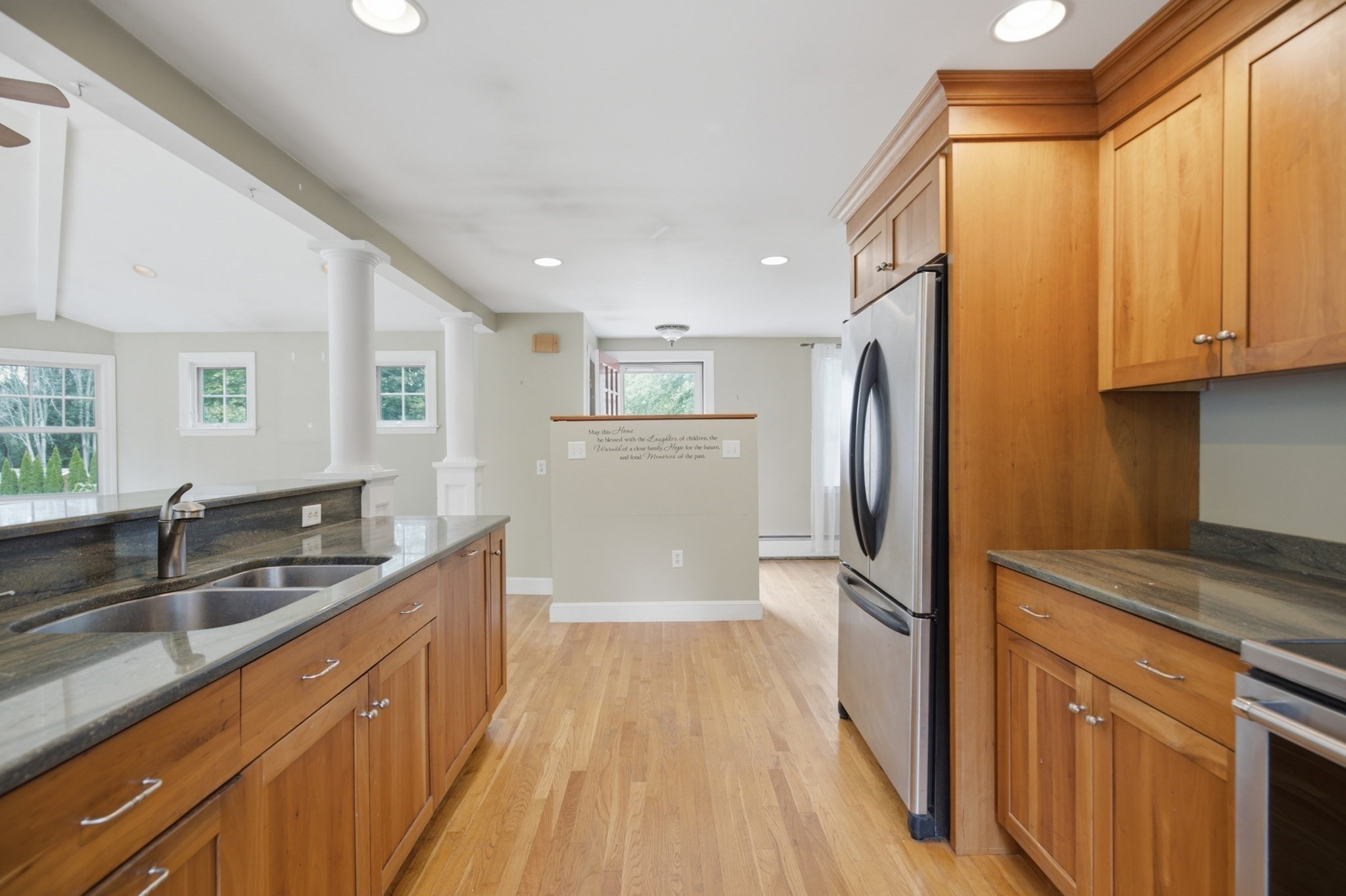 9 Felton Ln Property Photo 10