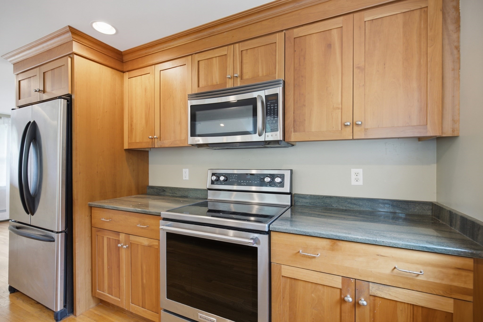 9 Felton Ln Property Photo 11