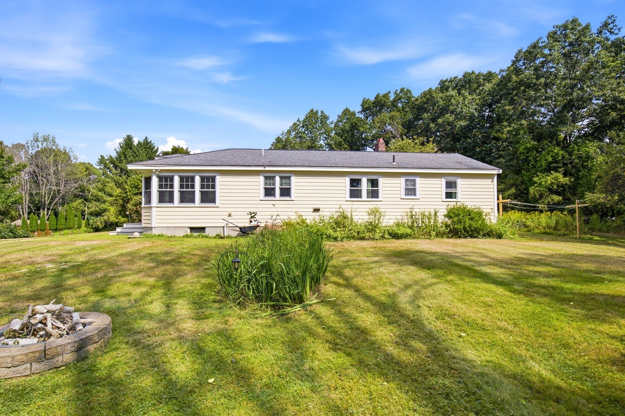 9 Felton Ln Property Photo 27