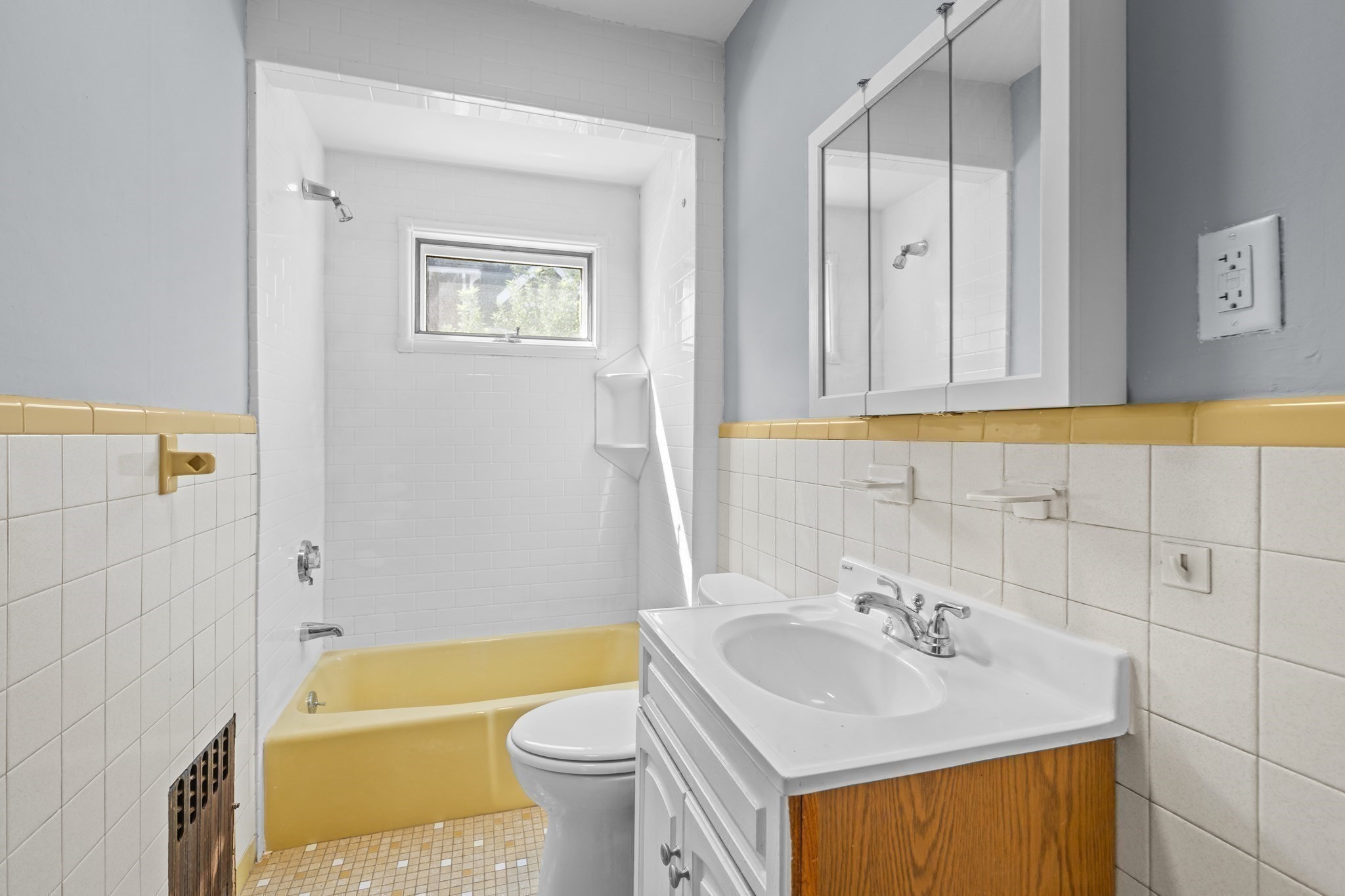 205 Emerald Street # A Property Photo 7