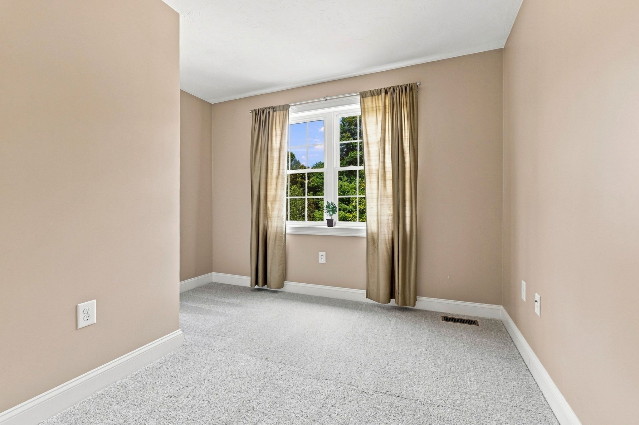 2 Zackney Drive Property Photo 22
