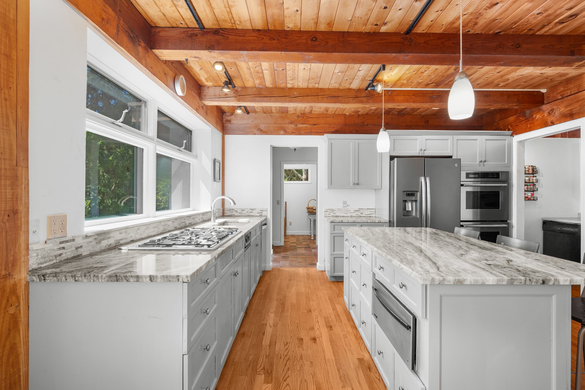 32 Reid Property Photo 15