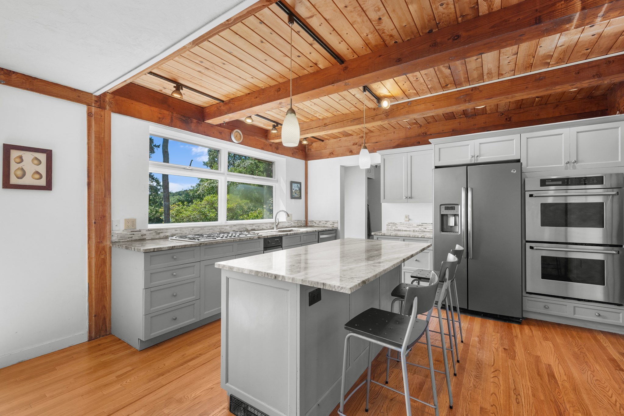 32 Reid Property Photo 16