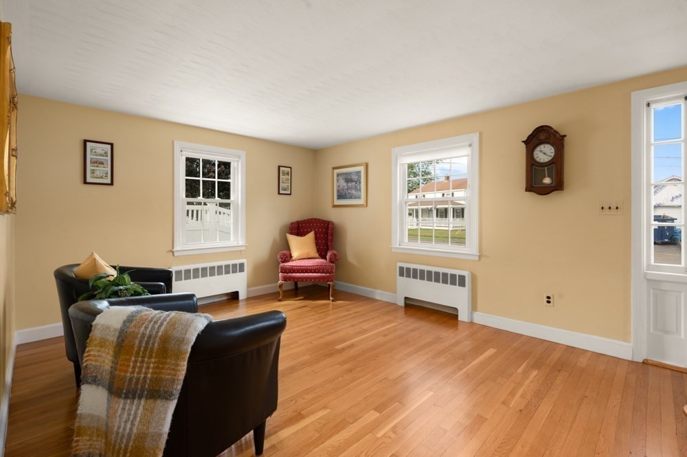 8 Irving St Property Photo 17