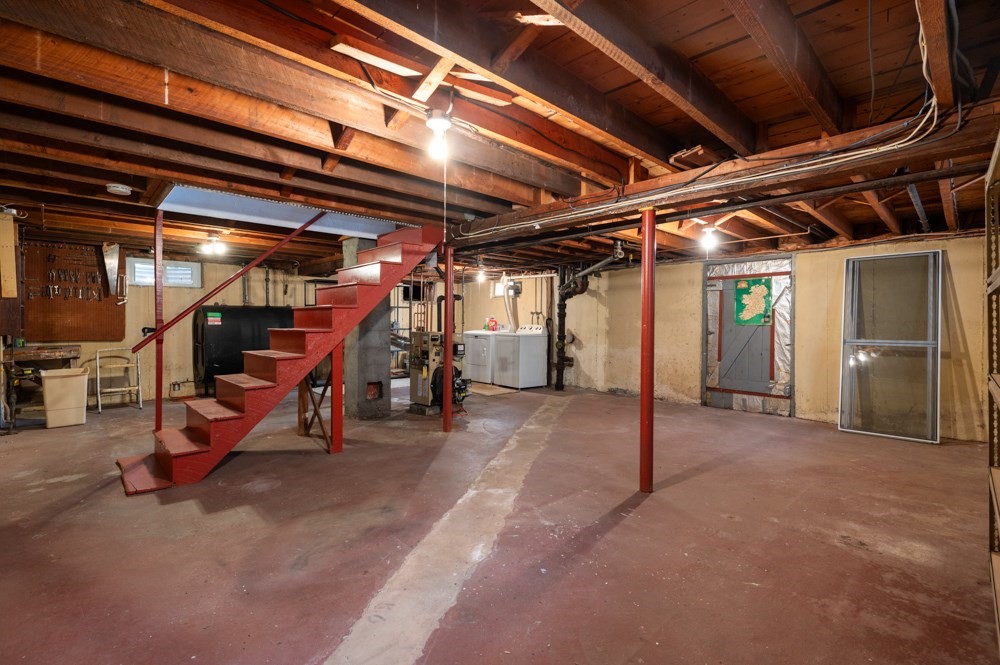 8 Irving St Property Photo 38