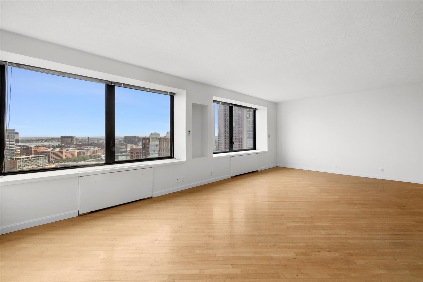 85 E India Row # 23d Property Photo 4