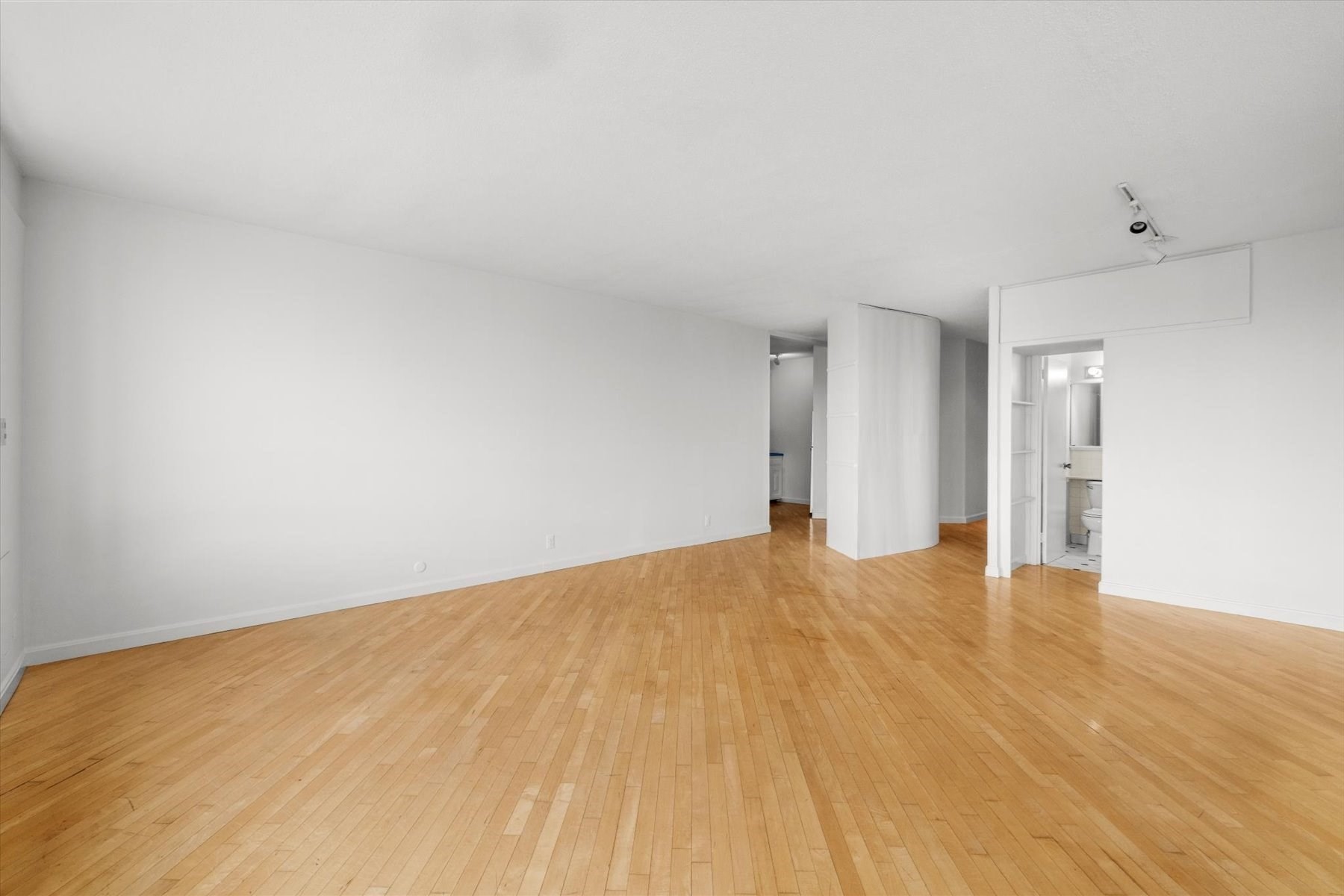 85 E India Row # 23d Property Photo 10