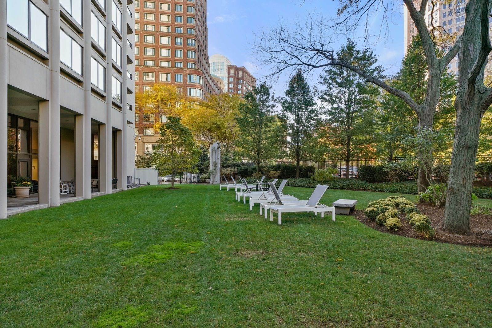 85 E India Row # 23d Property Photo 26