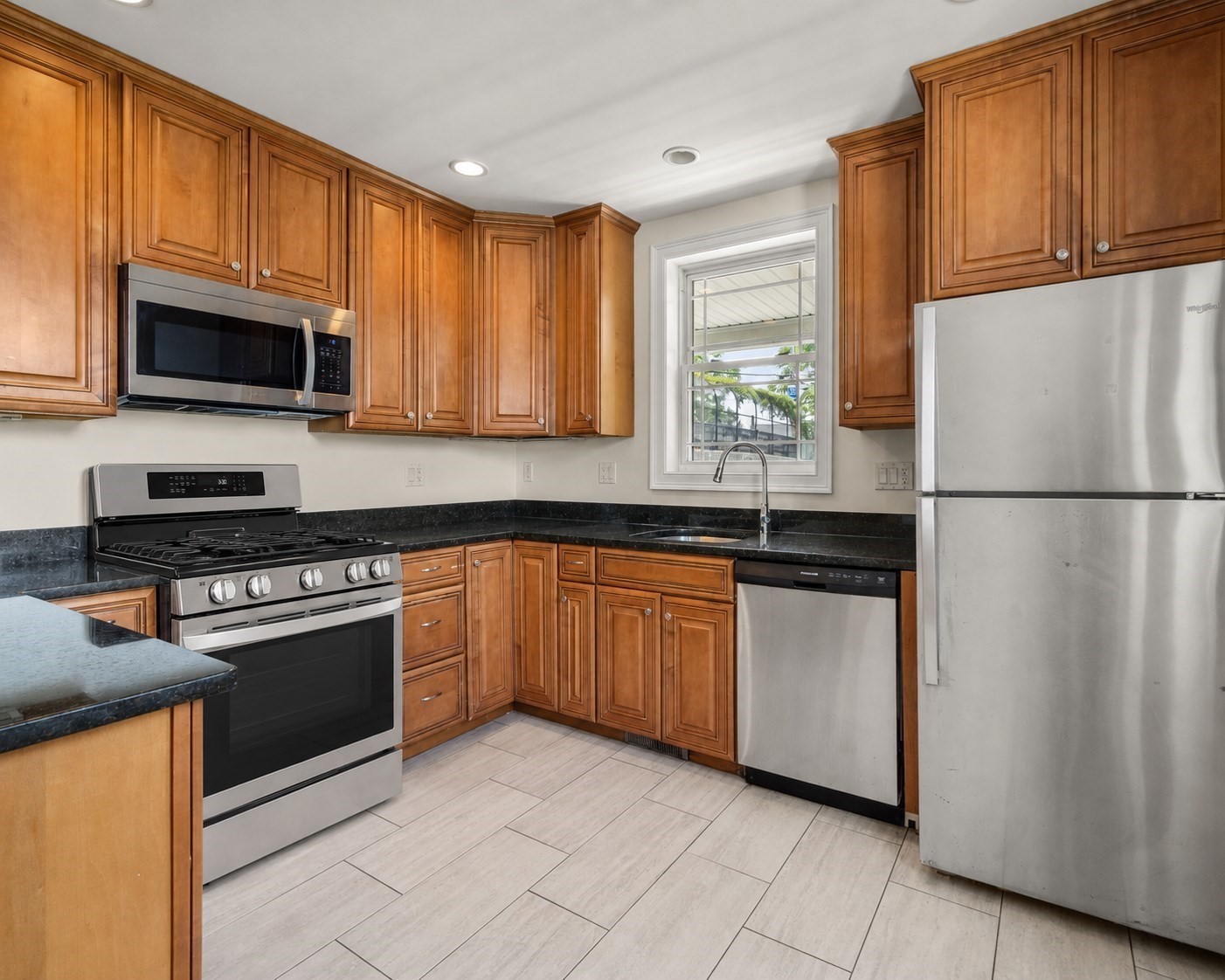 62 Redfield St # 62 Property Photo 6