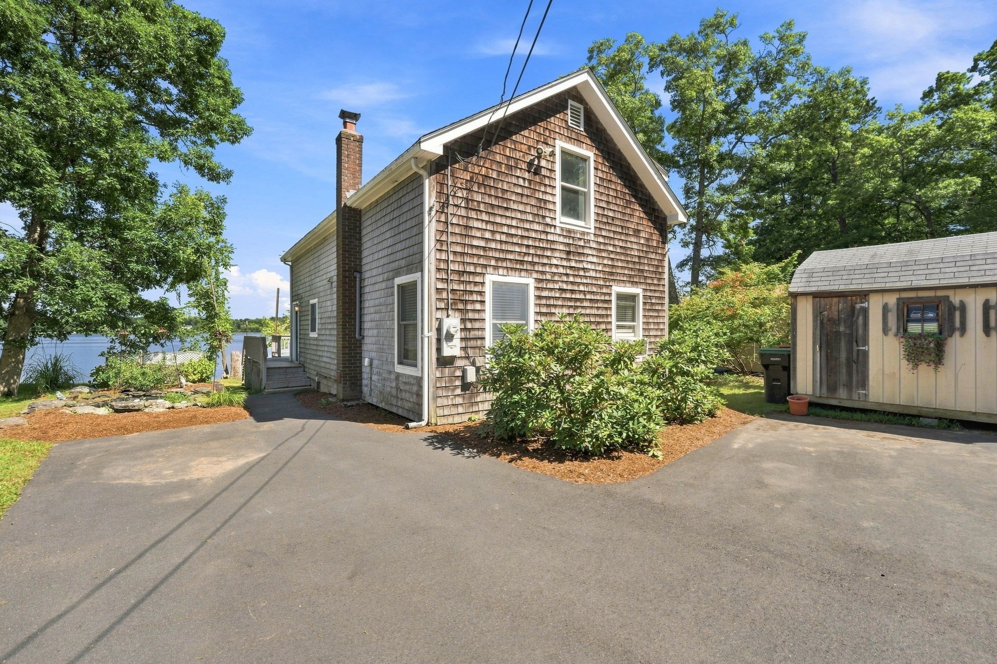 111 King Philip Rd Property Photo 1