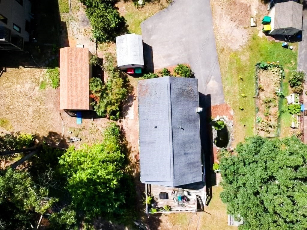 111 King Philip Rd Property Photo 36