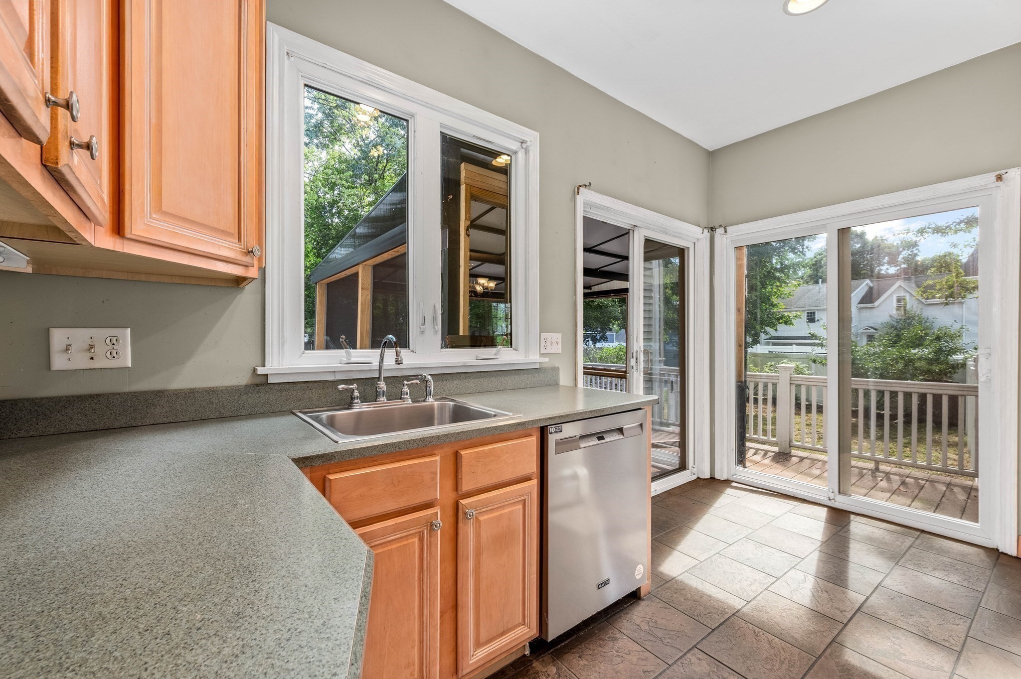 80 Oakdale Avenue Property Photo 19