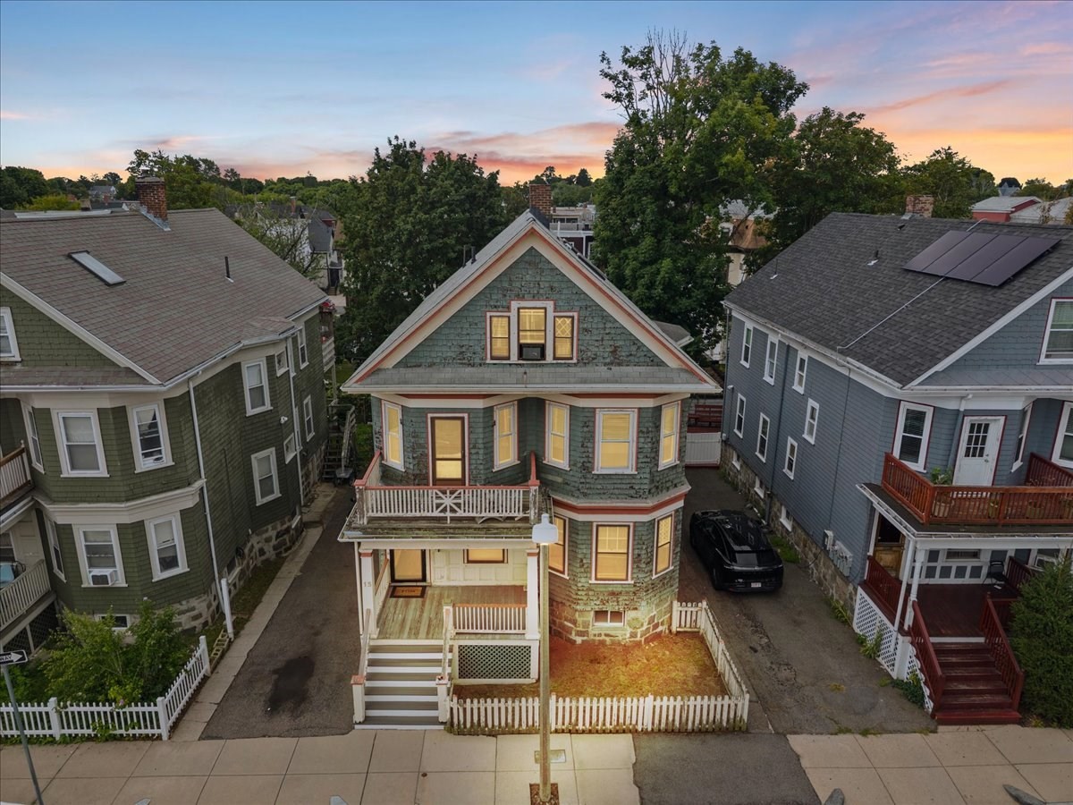 15 Whitten St
