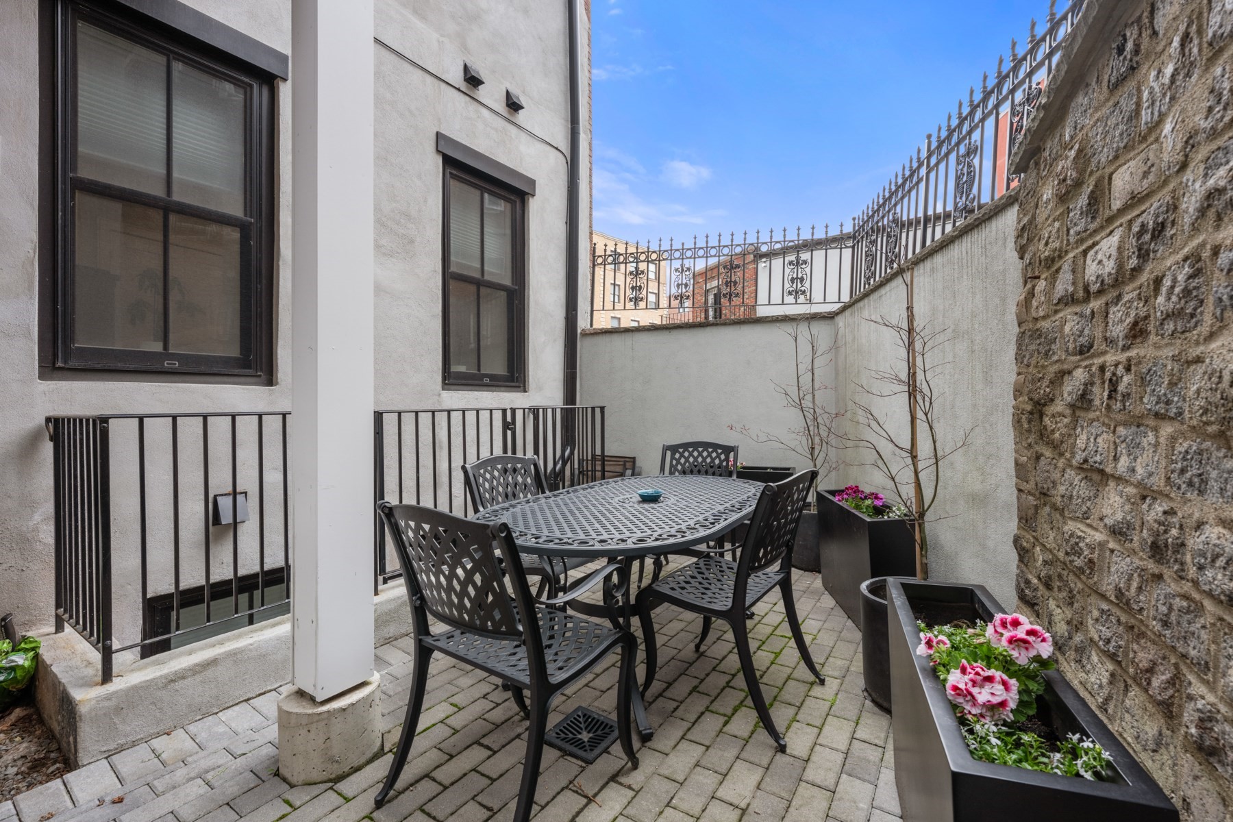 471 Hanover St # 2 Property Photo 10