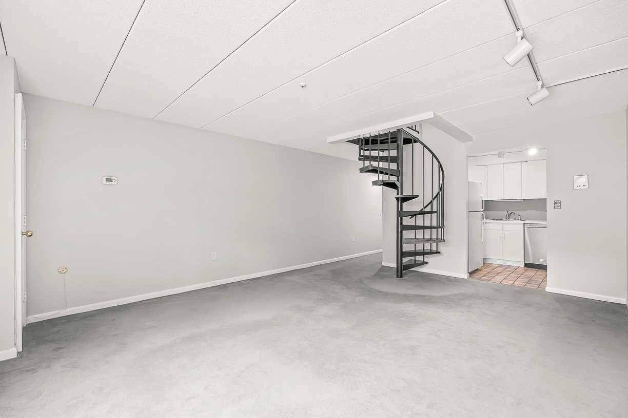 17 Healey St # 201 Property Photo 4